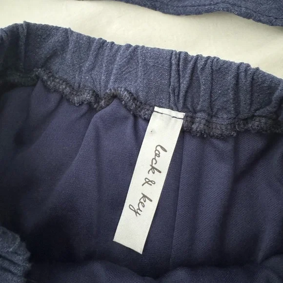 Two piece set - Picture 3 of 3